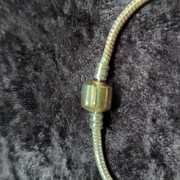 Unmarked Silver Tone Charm Bracelet Trophy, Anchor, Sun, Camera, Love - Picture 5 of 5